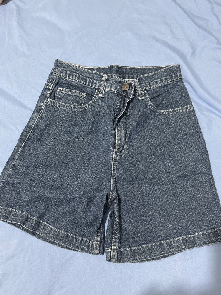 High Waist Maong Jeans (Category: Other Bottoms) located in Manila. Submitted by jannine_closet (Listing ID 1462196704, Image 1). Description: .