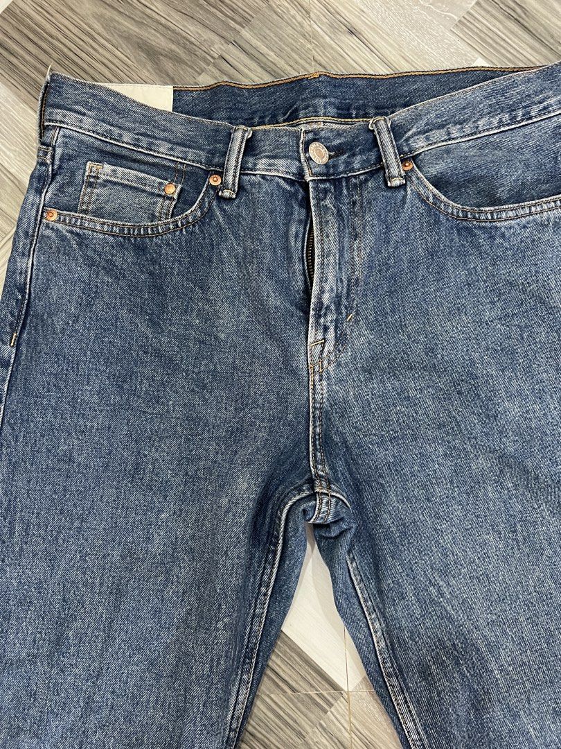 H&M Dark Blue Denim Jeans (Category: Jeans) located in Baguio. Submitted by zyddd014 (Listing ID 1462181904, Image 2). Description: H&M Jeans W: 33-34 L: 37 Hita: 12 Leg opening: 8 Excellent condi 500 Baguio .