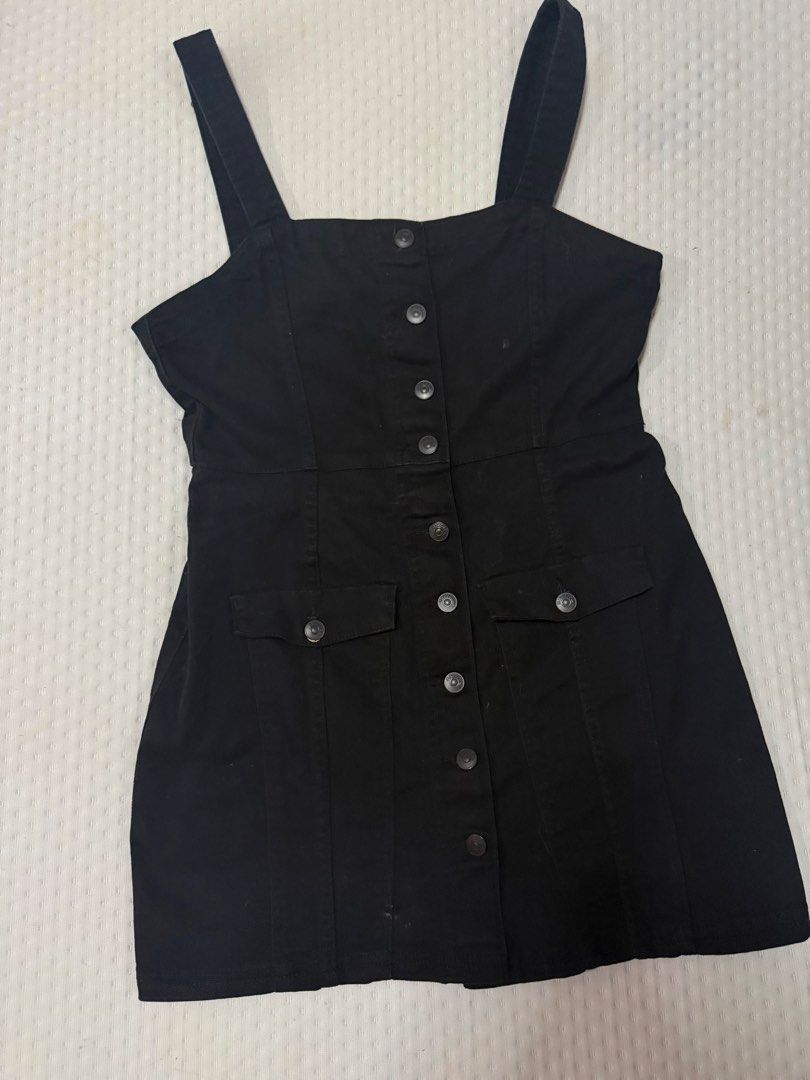 H&M Denim Dress (Category: Dresses) located in Manila. Submitted by pinkyswearshop2.0 (Listing ID 1462095485, Image 2). Description: .
