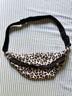 (Category: ) located in . Submitted by mythriftstyle (Listing ID 1462063847, Image 1). Description: .
