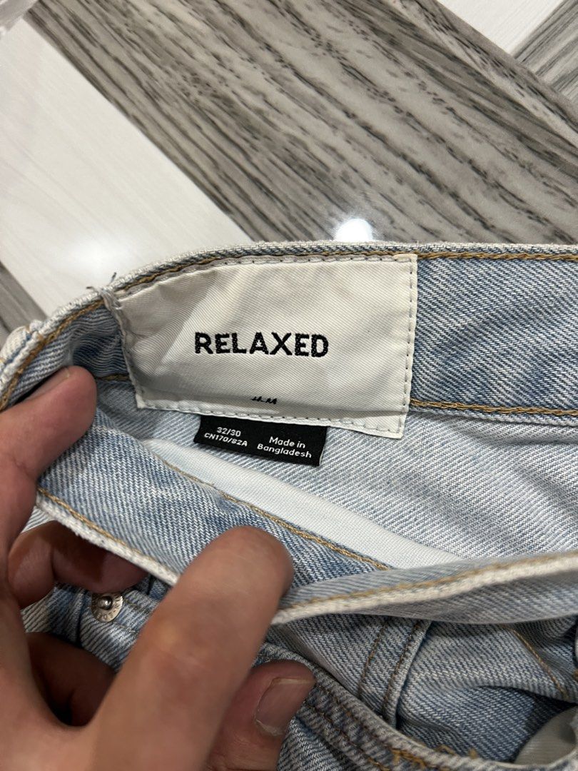 H&M Light Wash Denim Jeans (Category: Jeans) located in Baguio. Submitted by zyddd014 (Listing ID 1462182392, Image 3). Description: H&M light blue jeans *minor stains W: 33-34 L: 37 Hita: 12.5 Leg opening: 8 Excellent. Condi 500 Baguio.
