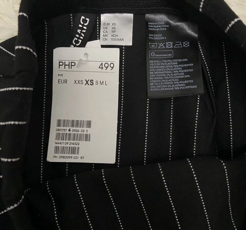 H&M Pinstriped Mini Skirt (Category: Skirts) located in Baliuag. Submitted by lovedbykirsh (Listing ID 1462073763, Image 3). Description: .