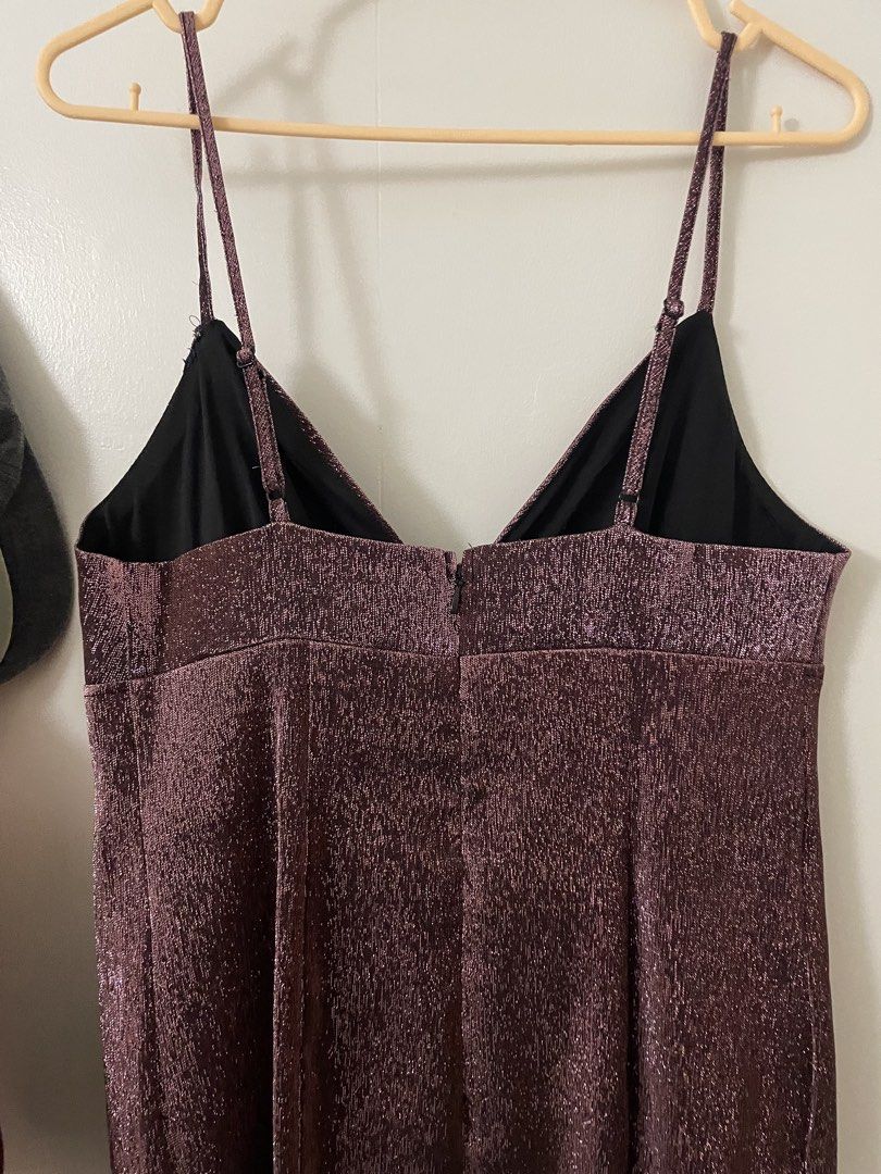 H&M Sparkly Spaghetti Strap Mini Dress (Disco Theme) (Category: Dresses) located in Pasay City. Submitted by colazee (Listing ID 1462237885, Image 2). Description: - H&M - Size L on tag but best fits M - Closure: Zipper at the back - Stretchy fabric - Worn once for a disco themed party.