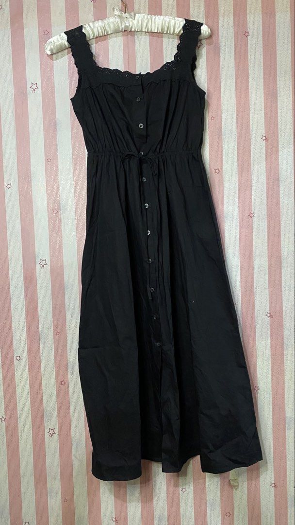 H&m square neck button down cotton dress (Category: Dresses) located in President Roxas. Submitted by cocoa_chanel (Listing ID 1462069741, Image 1). Description: .