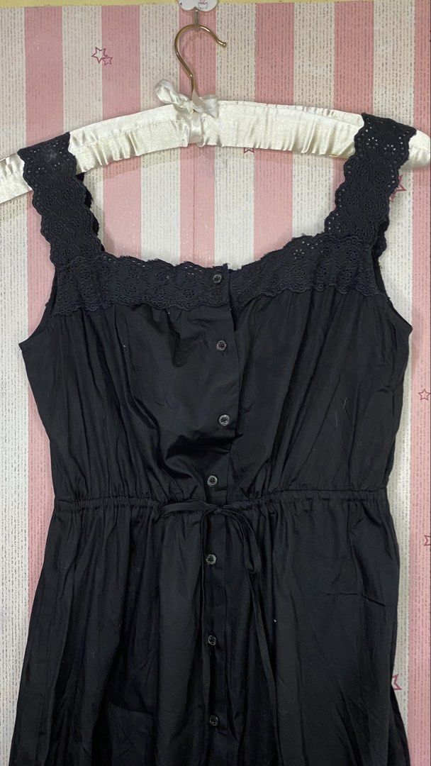 H&m square neck button down cotton dress (Category: Dresses) located in President Roxas. Submitted by cocoa_chanel (Listing ID 1462069741, Image 2). Description: .