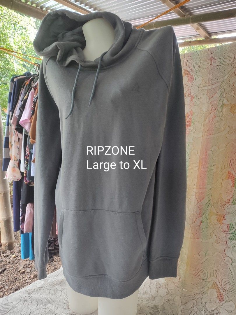 Hoodie (Category: Hoodies) located in Pagadian. Submitted by shielaso (Listing ID 1462052284, Image 3). Description: From Canada size posted Small to XL.