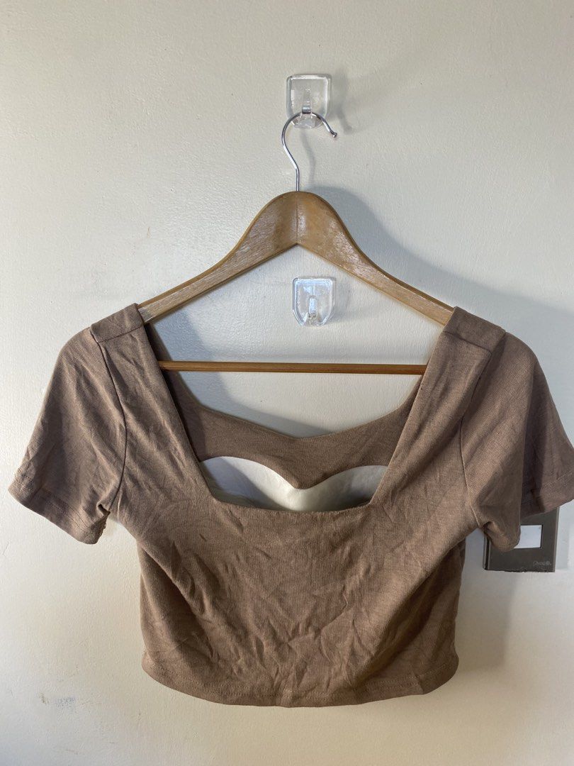 HQ beige padded top M b2 (Category: Others Tops) located in Baguio. Submitted by buyforless_2600 (Listing ID 1462041600, Image 2). Description: .