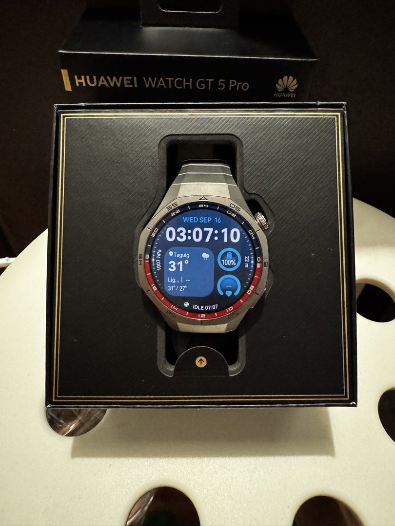 Huawei Smart Watch GT 5 Pro Titanium (Category: Wearables & Smart Watches) located in Taguig. Submitted by erondagoat (Listing ID 1462102710, Image 1). Description: Selling Huawei watch makinis pwede sa maarte. Conplete box charger manuals lahat po kasama. Conplete lahat. RFS bawas relos huhu. Ususan Taguig location Pickup or lalamove Pass po ako sa meetup, pickup lang po dito sa amin salamat po. Test to sawa po. No issue. Pm for inquiries salama