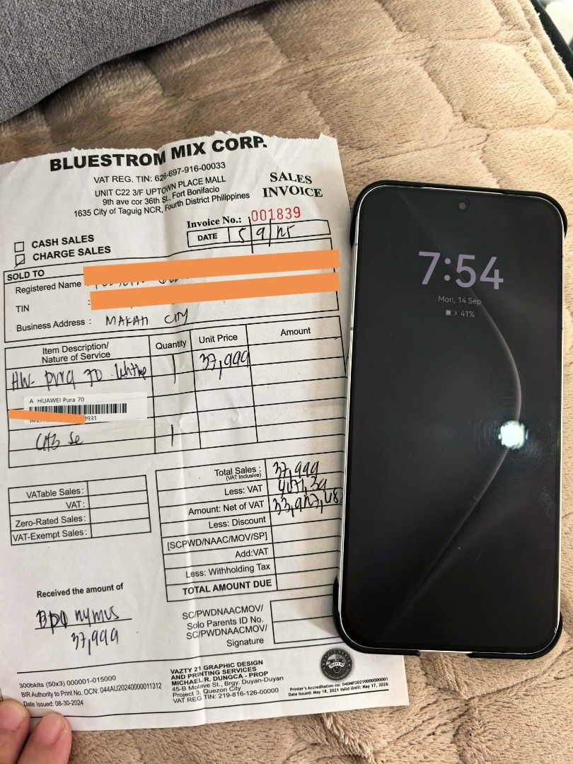 Huawei Pura 70 (Category: Huawei) located in Taguig. Submitted by elaine.8989 (Listing ID 1462092364, Image 3). Description: HUAWEI PURA 70 -Lady-owned, with hydrogel protector since day 1 Purchased May 2025 with orginal price of 38k Inclusions: Unit itself Box Receipt Original Charger 2 case Specs: 4900 mah battery 66w wired fast charging 55w fast wireless charging Main camera: 50 MP, f/1.4-4.0, 25mm (wide), 1/1.3", PDAF, OIS Selfie cam: 13 MP, 