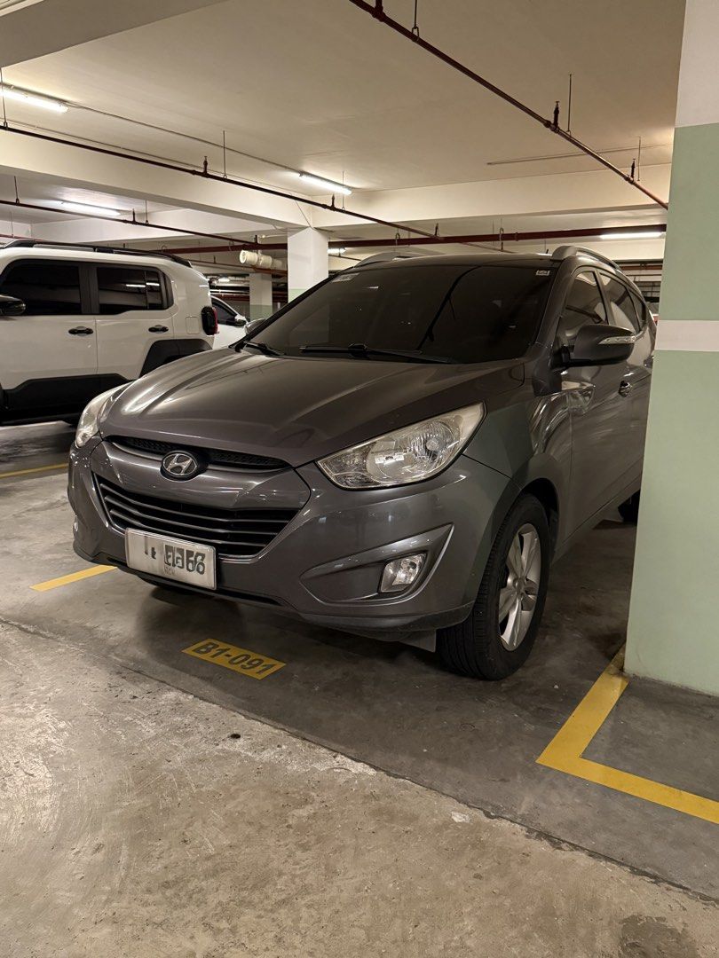 Hyundai Tucson 2.0 (A) (Category: Used Cars) located in Pasig City. Submitted by thisisfnjoy (Listing ID 1462148182, Image 2). Description: 2010 Hyundai Tucson Theta II Year: 2010 Model: Hyundai Tucson Theta II Engine: Gasoline Color: Gray Titanium Mileage: 48,000 KM ODO Original / Low Mileage New Battery Amaron New Front Tires New Shocks Head Unit upgraded with carplay ✅ Clean and well-maintained ✅ Very low mileage for its year ✅ Spacious SUV — 