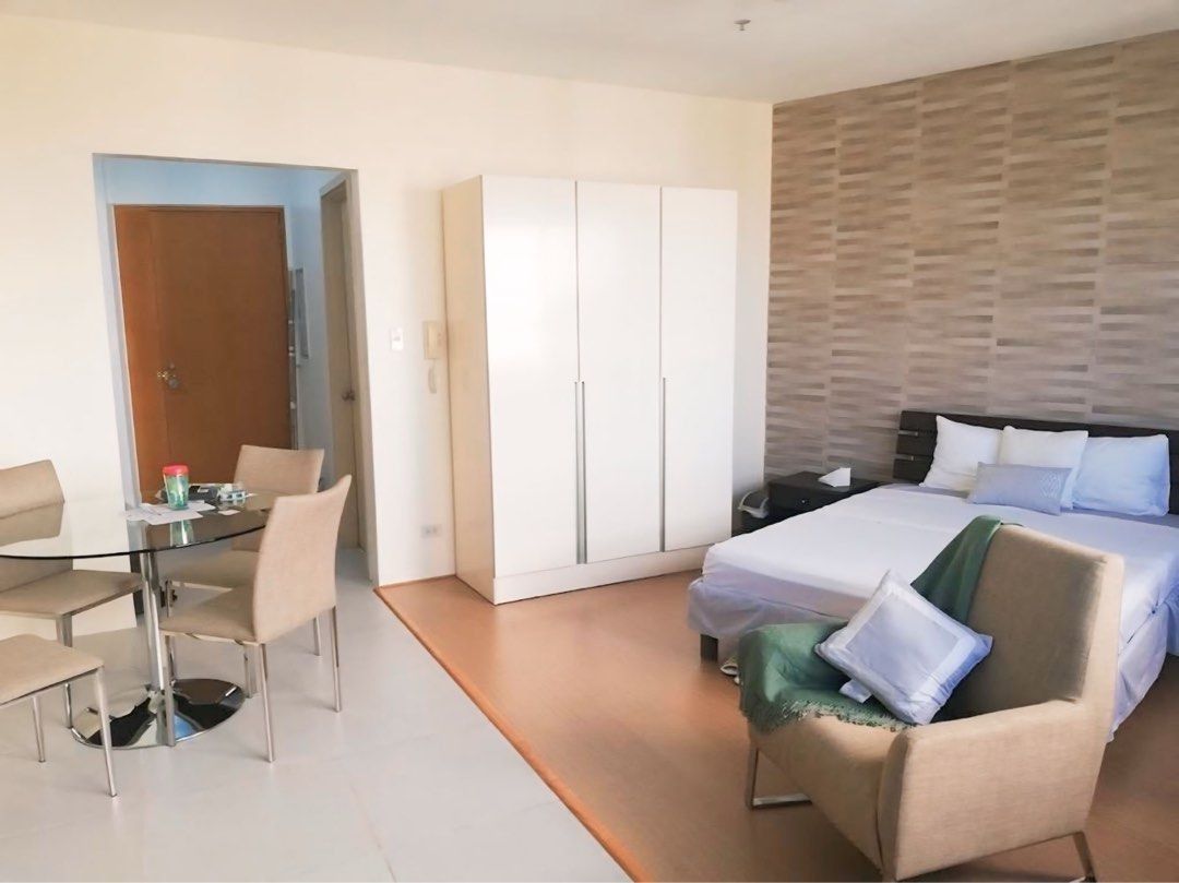 Icon Residences BGC Studio Unit for LEASE (Category: Apartments & Condos) located in Taguig. Submitted by beatricehpan (Listing ID 1462127224, Image 1). Description: RC81711 FOR RENT Studio Unit in Icon Residences, BGC, Taguig PROPERTY DETAILS: Unit type / Rooms: studio 1 bathroom kitchen Tower: 1 Floor: 31st Floor area: 36 SQM Furnishing: Fully Furnished Inclusions: Queen sized bed with frame, 3 door cabinet, round glass table with chairs, bedsi