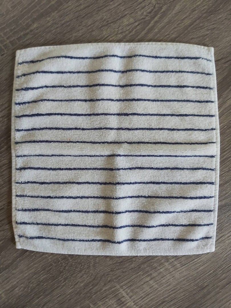 IMABARI TOWEL HANDKERCHIEF (Category: Handkerchief & Pocket Squares) located in Bulacan. Submitted by nansantiago (Listing ID 1462129189, Image 2). Description: IMABARI TOWEL HANDKERCHIEF 9.2x9.5" inches 🏷️ ₱50‼️ 📍 Location: Plaridel, Bulacan 💸 Mode of Payments: Gcash / BPI 📦 Pick-up / Ship 🚚 Couriers : Flash Express / SPX / Lalamove.