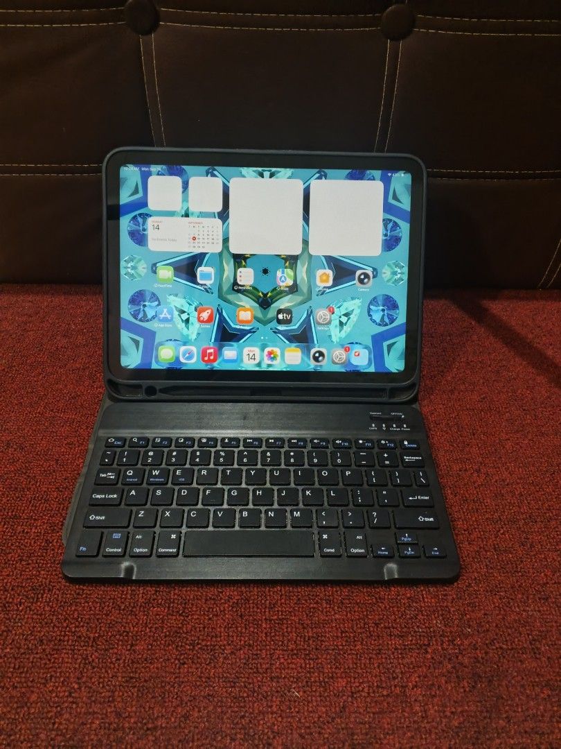IPAD 10TH GEN") 256GB WITH KEYBOARD (Category: Desktops) located in Manila. Submitted by parkjholiu90079 (Listing ID 1462222397, Image 2). Description: My price;23,000 KINDLY CHECK THE ACTUAL PIC‼️ ACTUAL PIC POSTED‼️ - Ipad Air 10th Gen") - 256GB Storage - Ios 26.6.1 - Good as New - With KeyBoard FULLY TESTED☑️ Face Id☑️ True tone☑️ Speaker☑️ Camera☑️ Apple ID☑️ PM ME FOR DETAILS.