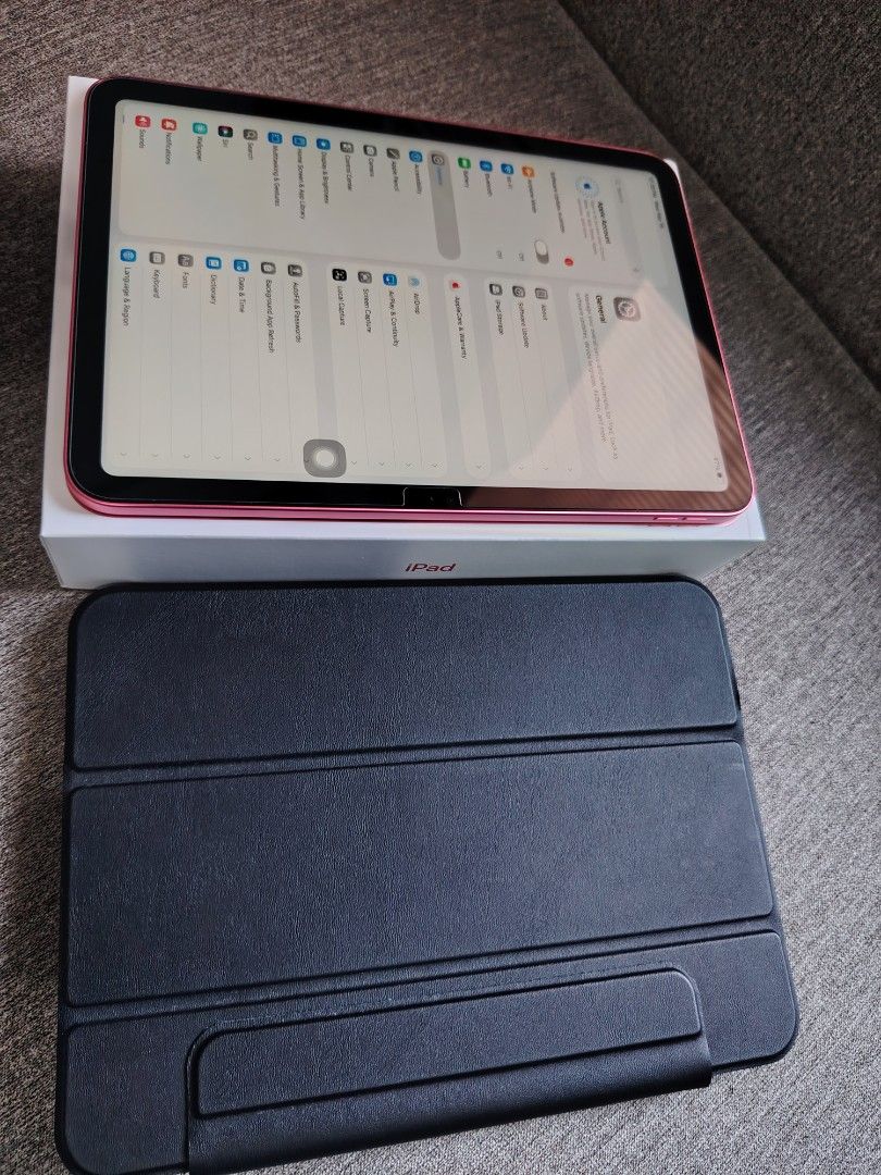 Ipad a16 11th Gen (Category: iPad) located in Manila. Submitted by mahreesori79927 (Listing ID 1462080122, Image 2). Description: For sale: Ipad a16 11th Gen 128gb 23K only Good as new, no dents or scratches 💯 Makinis - under warranty - 6 months old - complete with box / no receipt - 100% healthbatt - as you can see sa pic 29 cycle counts lang which is hindi nagagamit - with original charger and cable Freebies: - original xundd ipad a16 case wor