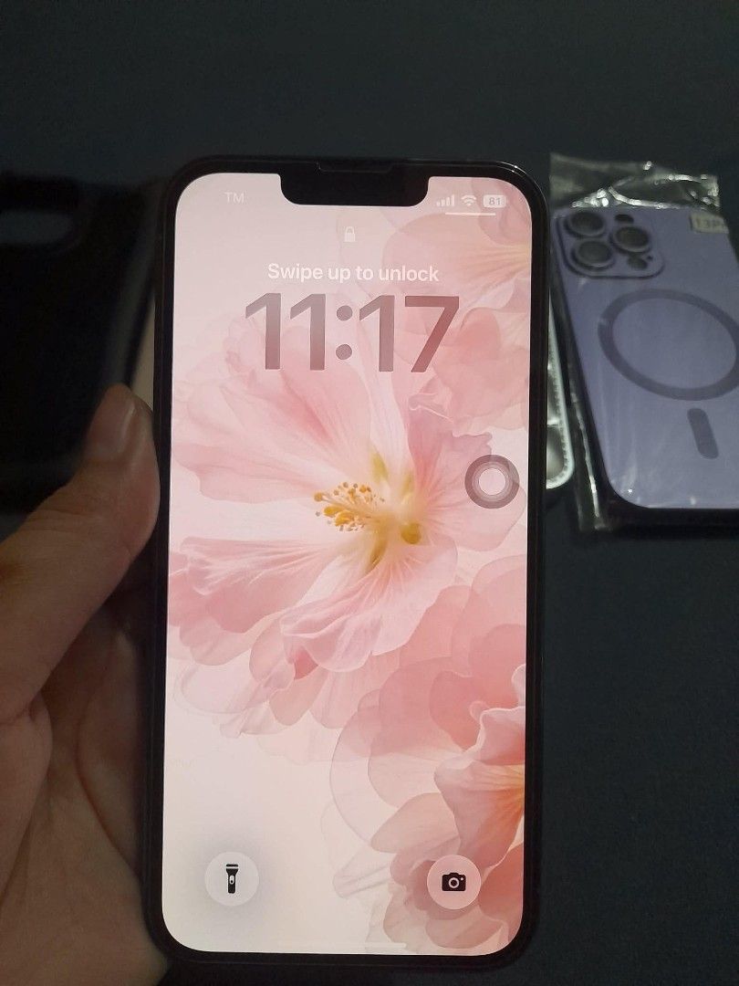 iPhone 13 pro 128gb no issue slightly negotiable (Category: iPhone 13 Series) located in Manila. Submitted by mq_micksss (Listing ID 1462131371, Image 3). Description: Iphone 13 pro 128gb All parts original No history of repair Local variant Face ID and tru tone working 71% battery health 17k Location: south caloocan.