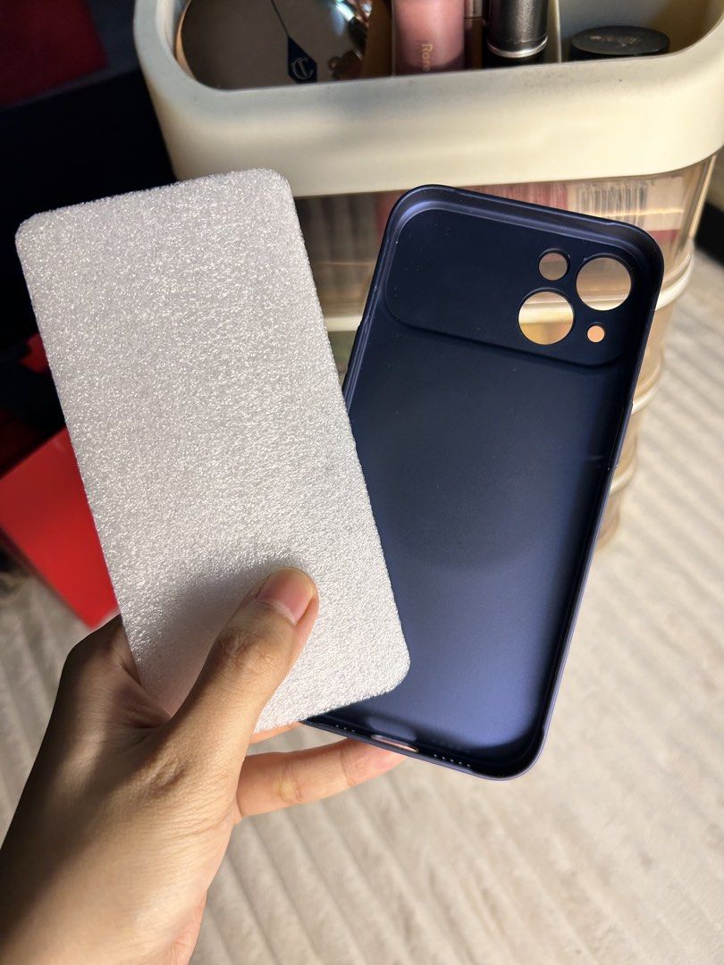 Iphone 13 / 14 blue magnetic case (Category: Cases & Sleeves) located in Caloocan City. Submitted by ky.mndjr (Listing ID 1462214991, Image 2). Description: Iphone 13 / 14 blue magnetic case brand new with pouch orig price • ₱150 .