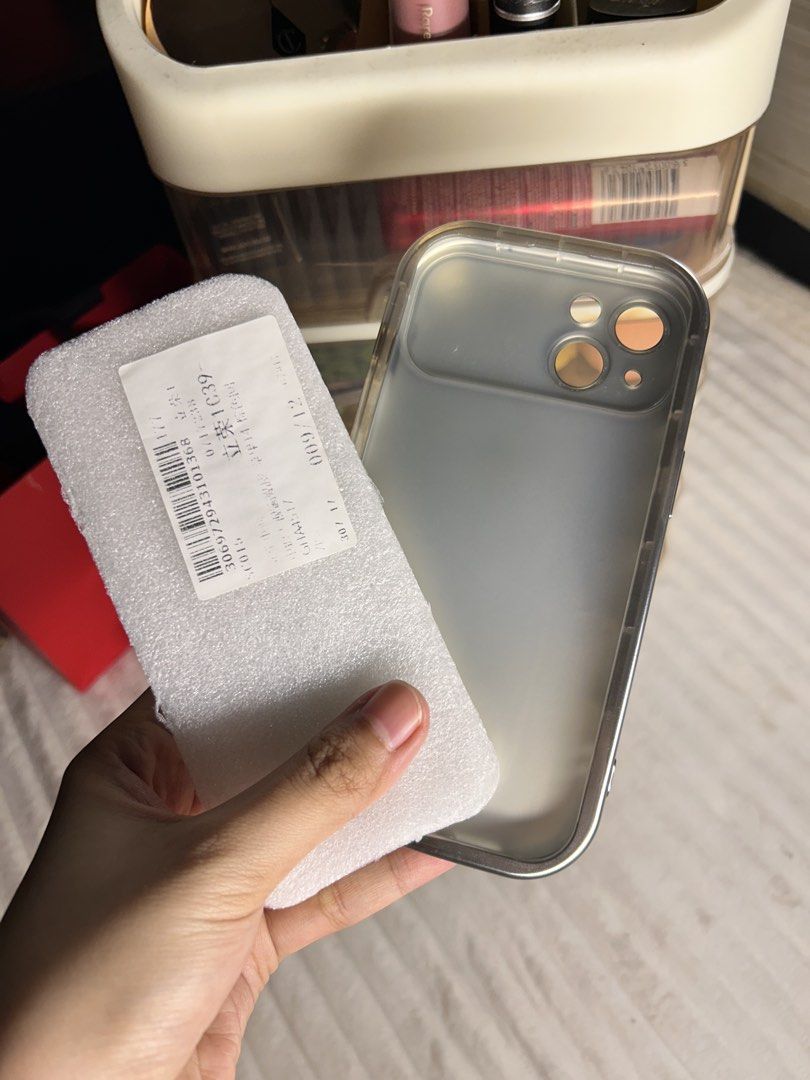 Iphone 13 / 14 leopard print case (Category: Cases & Sleeves) located in Caloocan City. Submitted by ky.mndjr (Listing ID 1462214804, Image 2). Description: Iphone 13 / 14 leopard print case brand new with pouch orig price • ₱150.