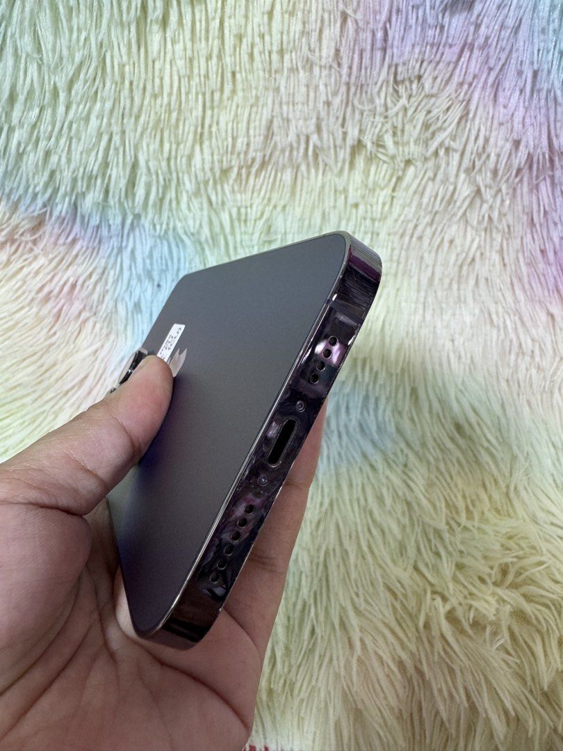 iPhone 14 pro max (256gb) (Category: iPhone 14 Series) located in Manila. Submitted by arzillah (Listing ID 1462184199, Image 3). Description: iPhone 14 pro max 256gb 96% bh Factory unlock Ntc approve Slightly use Minimal paint chips All working Open for COD/COP + SF Manila area (sameday delivery) Province area (via LBC) required DP to avoid cancellations Physical store: Greenhills Shopping Center, 2ndfloor Contact#: 09482217224 Page: Arzillah Ga