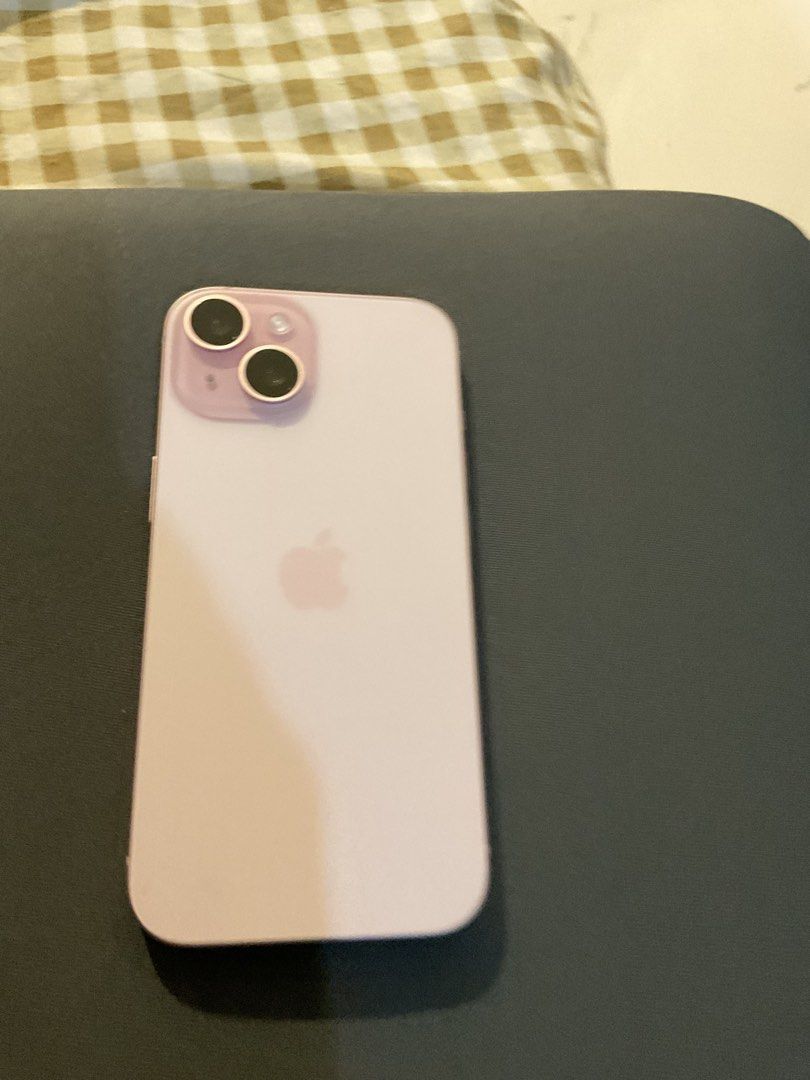 iPhone 15 128 gb (Category: Cases & Sleeves) located in Quezon City. Submitted by mal_elz (Listing ID 1462261217, Image 1). Description: iPhone 15 128 gb Open line No issues Purchased last August 2026 With box and charger.