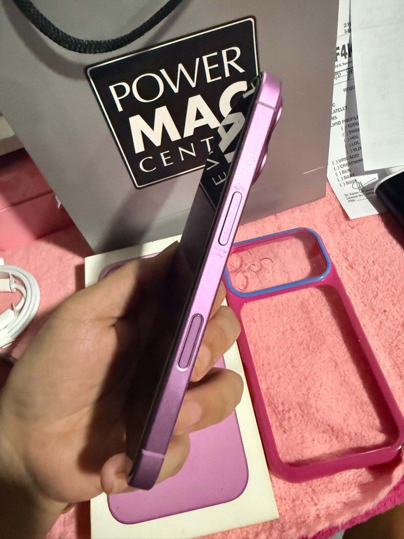 iphone 16 128gb (Category: Cases & Sleeves) located in Quezon City. Submitted by biancadenilleparaohao (Listing ID 1462099730, Image 3). Description: For sale Iphone 16 128gb No issue 128gb Case & Box same imei box & Cord charger Makinis Proloved phone , Hind buysell BH 88.