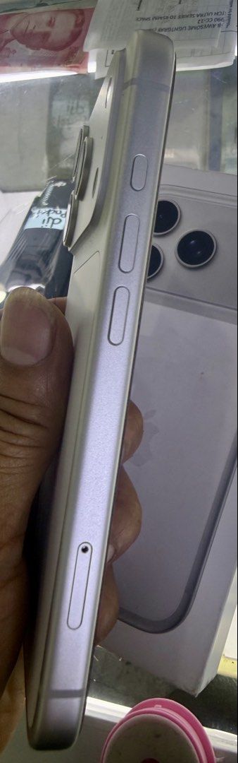 Iphone 17 pro 256g (Category: Cases & Sleeves) located in Muntinlupa City. Submitted by lloydsky17 (Listing ID 1462259857, Image 3). Description: Iphone 17 pro 256g Open line No issue Silver Complete 99% battery health 63k fixed .