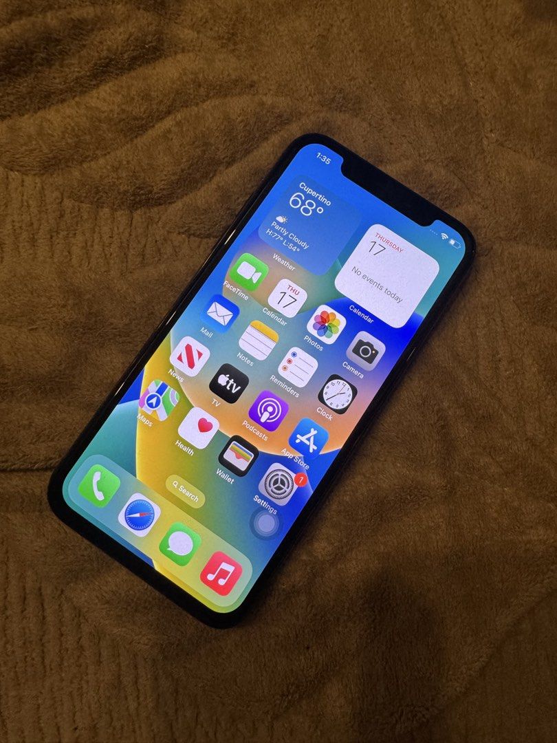 Iphone X 256gb factory unlocked (Category: iPhone X Series) located in Quezon City. Submitted by henyogadgets (Listing ID 1462241683, Image 1). Description: Battery original 78 Factory unlocked With box and charger Face id ok Only issue Speaker not working .