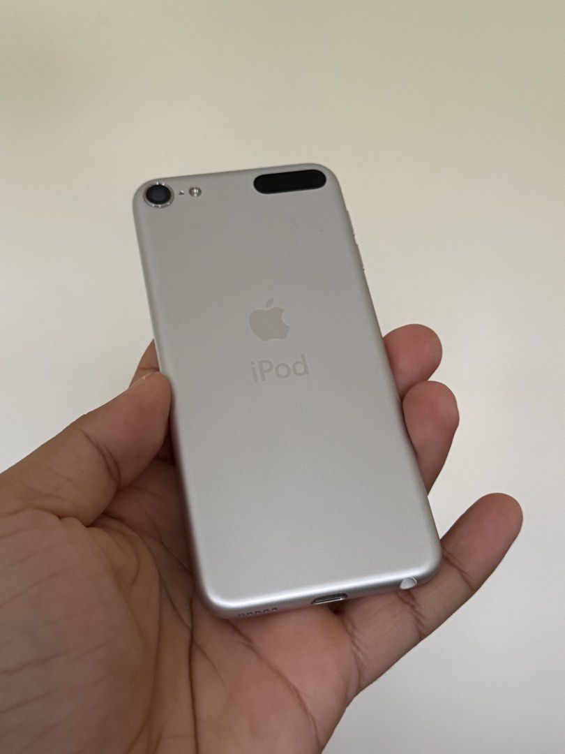 iPod Touch 6th Generation (16 GB) (Category: Other Gadgets) located in Paranaque City. Submitted by anthonyjpags (Listing ID 1462094486, Image 3). Description: Selling my iPod Touch 6th Gen. (16 GB) READ DESC. - Includes cable ONLY (no power brick) - Currently jailbroken (via Amethyst, Sileo - semi untethered jb). Can reinstall clean software w/o jailbreak - Current firmware is iOS 12.5.8 - Tempered glass installed, no significant physical issues