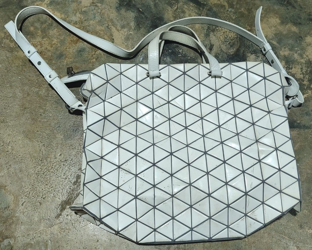 Issey Miyake Baobao shoulder bag (Category: Luxury Bags & Wallets) located in Santo Tomas. Submitted by CDsThrift (Listing ID 1462177068, Image 1). Description: good used condition dimes 13.5" x 15" 1500 + sf issue : stains.