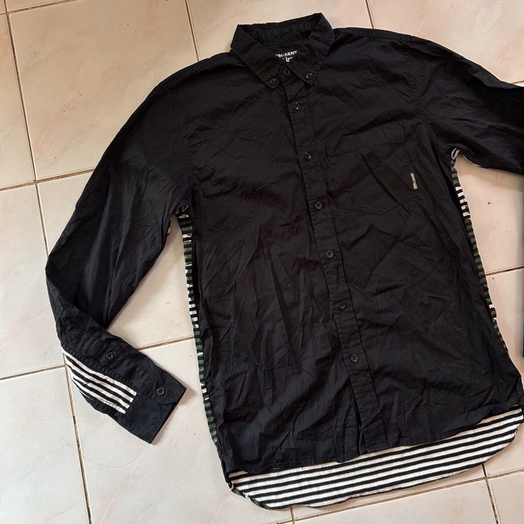 Izzue Polo longsleeve 🔥 (Category: Activewear) located in Jinoba-an. Submitted by eegiboy (Listing ID 1462077596, Image 3). Description: Wts: Izzue Army polo longsleeve Medium size Dimes:20/28 Excellent condition 650plussf Dm me if interested Thankyou.