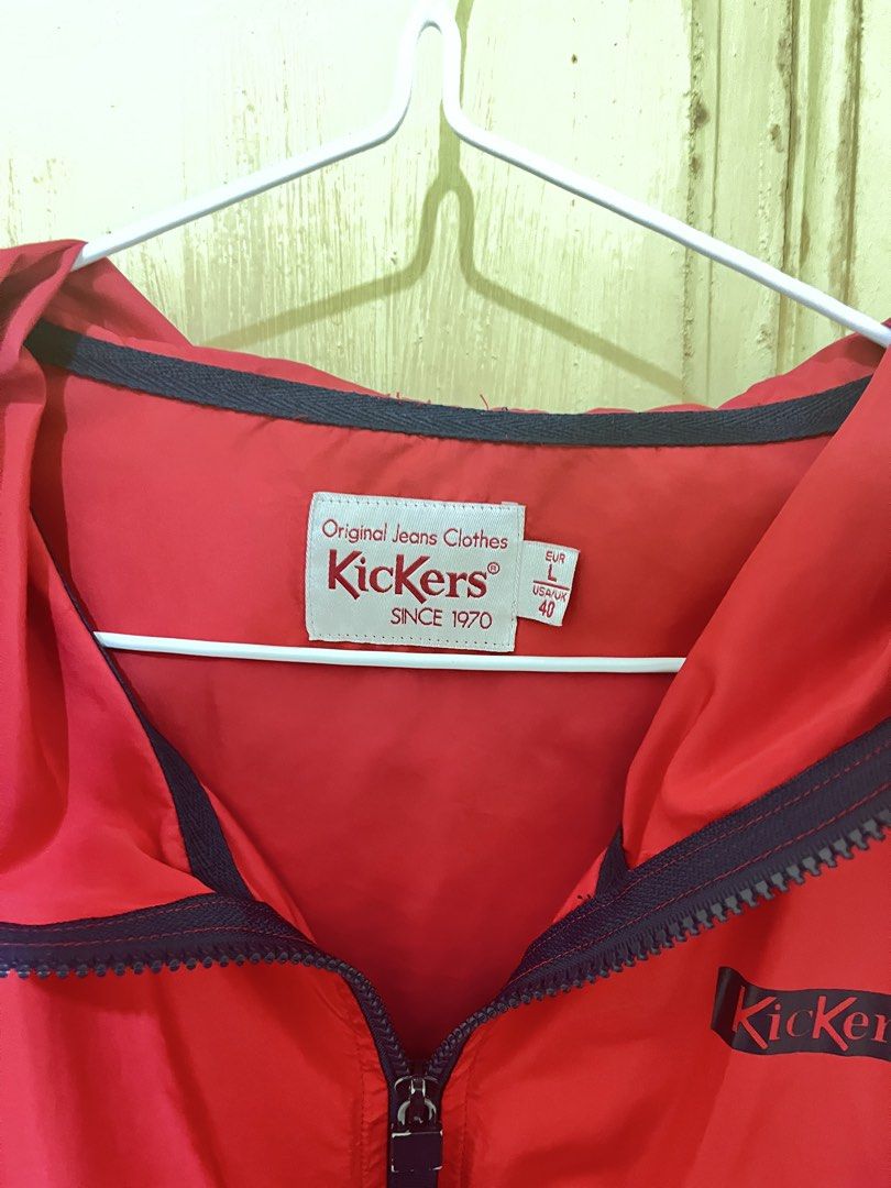 JACKET (Category: Coats, Jackets and Outerwear) located in Nilai. Submitted by imy777 (Listing ID 1462210333, Image 3). Description: korang kene cuba jacket merah KicKers nih.masih elok dan tiada kerosakkan..