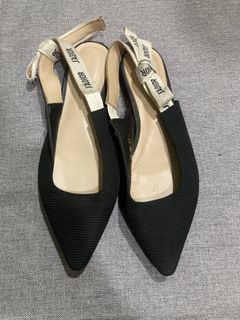 (Category: ) located in . Submitted by deensthrifting (Listing ID 1462261619, Image 1). Description: .