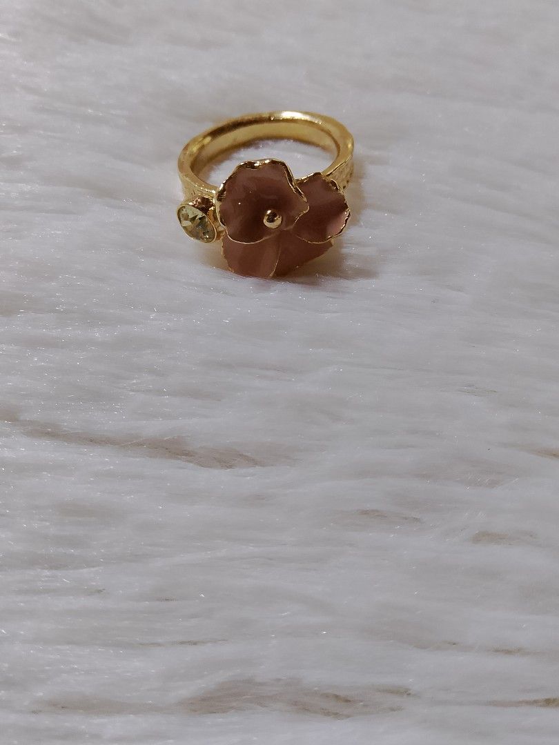 Japan rings (Category: Rings) located in Manila. Submitted by jym008 (Listing ID 1462259022, Image 1). Description: 300 each good as new +sf.