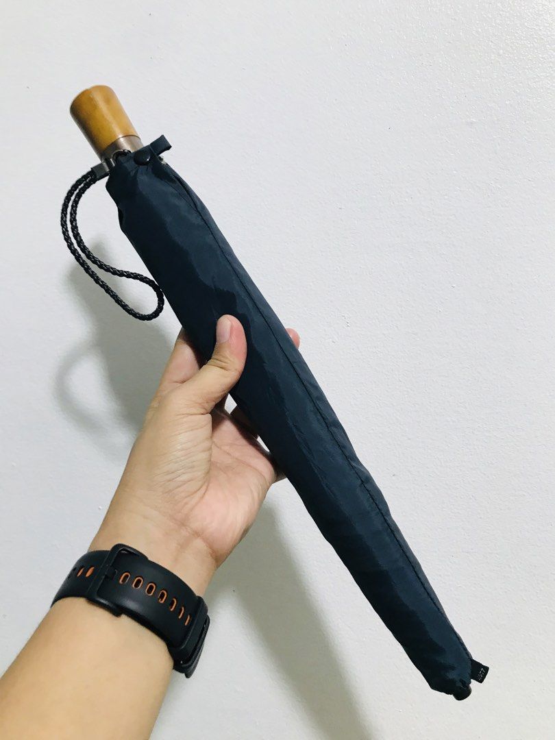 JAPAN UMBRELLA (Category: Umbrellas) located in Gamu. Submitted by 2022bagsbunny (Listing ID 1462064247, Image 1). Description: .