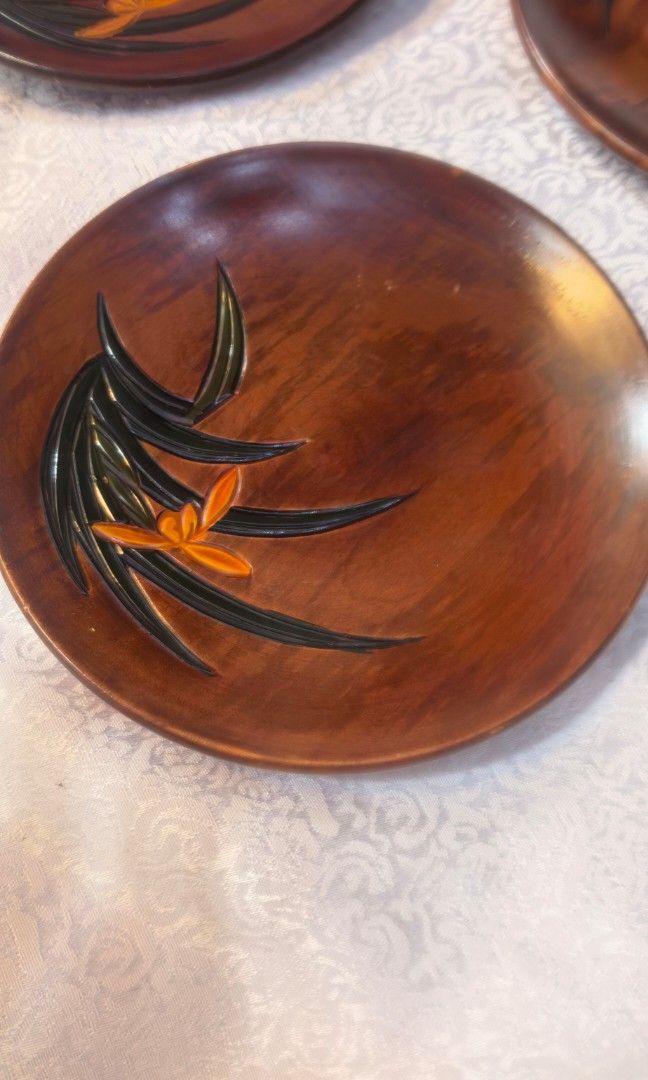 JAPAN Wooden platito with design (Category: Vintage Collectibles) located in Tuguegarao City. Submitted by zenphoenix-7ad615 (Listing ID 1462058667, Image 3). Description: Wooden platito FROM Japan 5.4 inches.