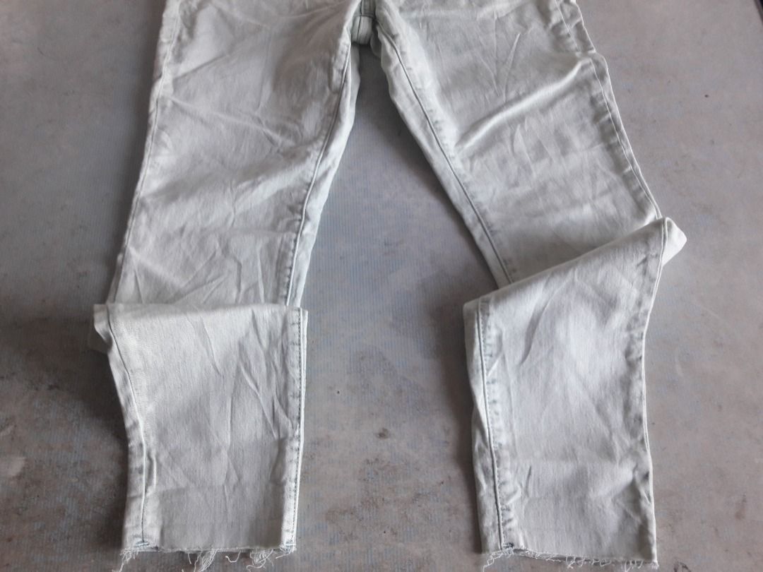 Jeans US BNEWTAG (Category: Jeans) located in Los Banos. Submitted by mania-62906 (Listing ID 1462056601, Image 3). Description: BNewtag. US size 6 small. Green. Skinny.