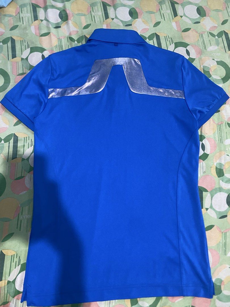 j.lindeberg Polo (Category: Activewear) located in Manila. Submitted by thrift-things (Listing ID 1462150629, Image 2). Description: size mall Best fit is large.