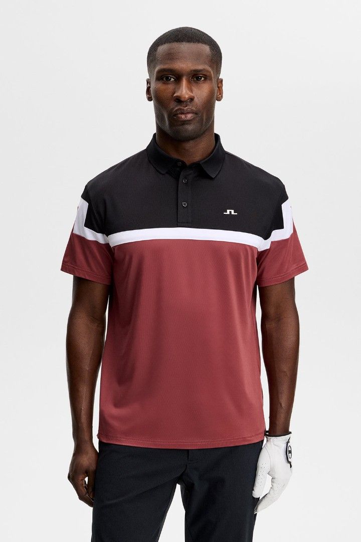 j.lindeberg polo emil (Category: Tshirts & Polo Shirts ) located in Manila. Submitted by machoxmatt (Listing ID 1462135496, Image 2). Description: pre order( 2-3 days upon ordering) size: small (w20, L26.5) medium (w21, L27) large (w22, L28) mop:bdo/gcash shipping at buyer's expense.