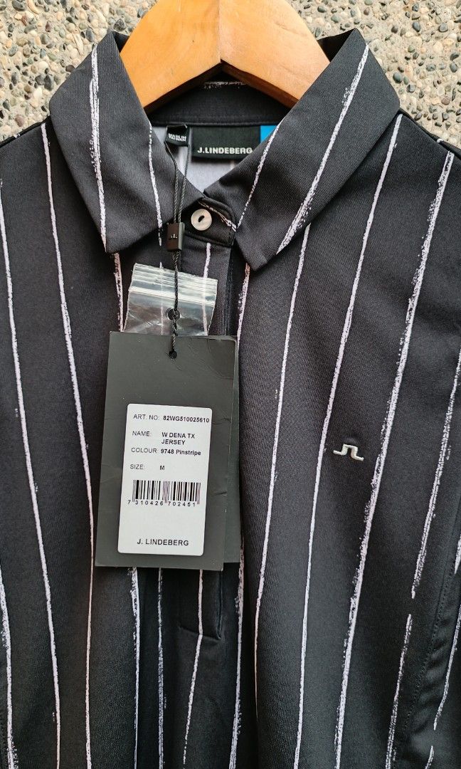 j.lindeberg W DENA TX JERSEY (Category: Activewear) located in Davao. Submitted by st333tcartel (Listing ID 1462047734, Image 2). Description: Medium Length 25.5 Width 18.5.