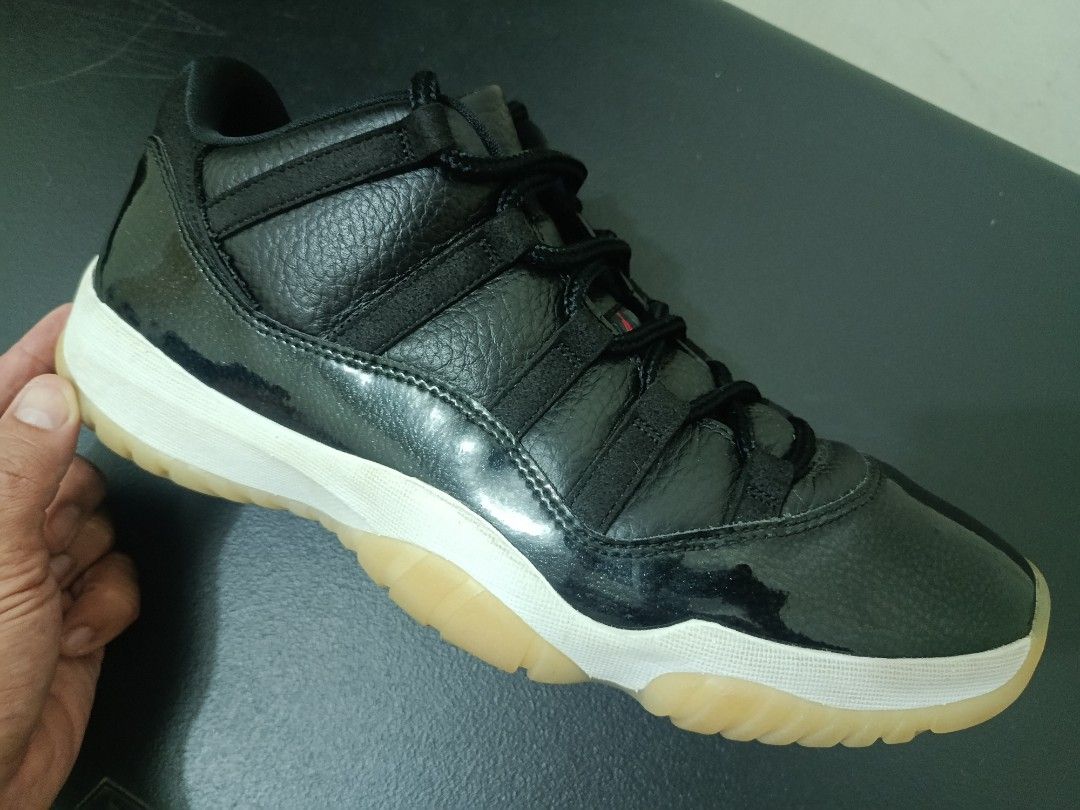 Jordan 11 Retro Low complete (Category: Sneakers) located in Las Pinas. Submitted by fiercefish_a3b544 (Listing ID 1462050510, Image 2). Description: selling Jordan 11 Retro Low authentic Jordan brand locally purchased - Titan Megamall (still with receipt, box, paper bag) used occasionally - sinusuot ko lang kpg nasa venue na'ko issue : oxidized soles (common issue sa mga J11 with icy soles) RFS : unloading - kaya PASS sa SWAP selling for P4,000 