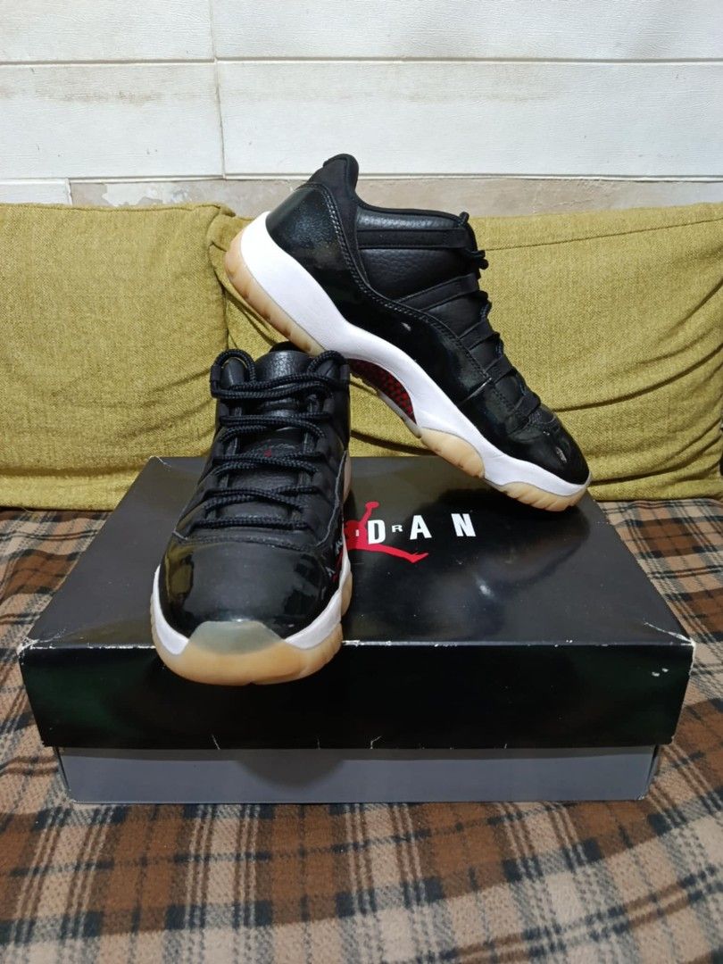 Jordan 11 Retro Low complete (Category: Sneakers) located in Las Pinas. Submitted by fiercefish_a3b544 (Listing ID 1462050510, Image 1). Description: selling Jordan 11 Retro Low authentic Jordan brand locally purchased - Titan Megamall (still with receipt, box, paper bag) used occasionally - sinusuot ko lang kpg nasa venue na'ko issue : oxidized soles (common issue sa mga J11 with icy soles) RFS : unloading - kaya PASS sa SWAP selling for P4,000 
