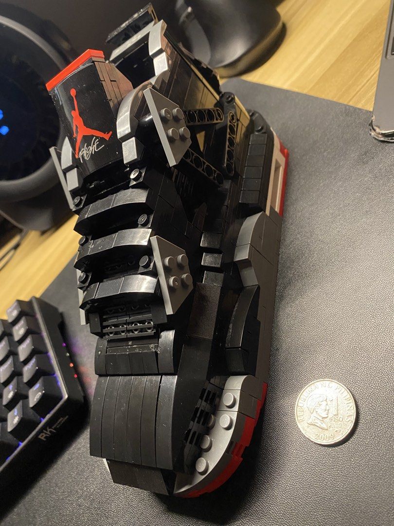 ‼️Jordan 1 Bred Kickbricks‼️ (Category: Handmade Craft) located in Manila. Submitted by andreiii_ (Listing ID 1462239253, Image 2). Description: Jordan 1 Bred kickbricks Dimensions 20cm x 7.5cm (see last pic for reference) authentic from canada bought for 3k w/ e-receipt 999 only dm for more pics and info‼️ .
