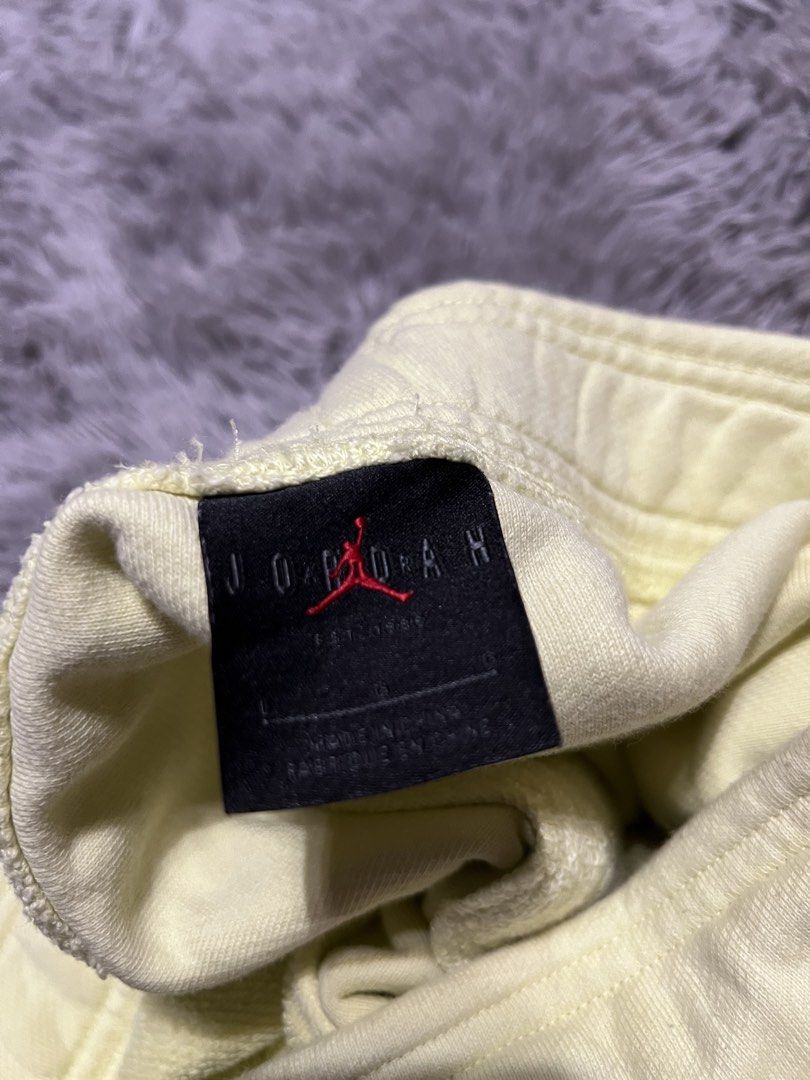 Jordan cotton short (Category: Shorts) located in Manila. Submitted by loreenajoc (Listing ID 1462078722, Image 3). Description: Jordan Cotton Short Good as new Large W 34-40 L 22 No issue .