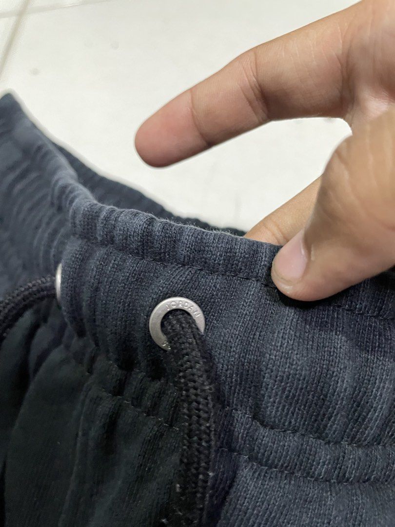 Jordan Flight Jogger Sweatpants Black Size M (Category: Joggers) located in Cebu City. Submitted by pinoclifford (Listing ID 1462041816, Image 3). Description: - Black Jordan sweatpants - Iconic Jumpman Flight logo patch on left leg - Elastic waistband with drawstring for a comfortable fit - Ribbed cuffs at the ankles - Made from 100% cotton - Great for casual wear or workouts.