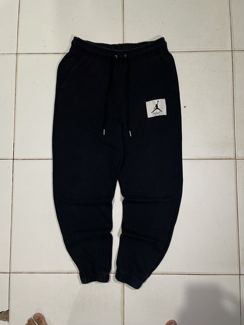 Jordan Flight Jogger Sweatpants Black Size M (Category: Joggers) located in Cebu City. Submitted by pinoclifford (Listing ID 1462041816, Image 1). Description: - Black Jordan sweatpants - Iconic Jumpman Flight logo patch on left leg - Elastic waistband with drawstring for a comfortable fit - Ribbed cuffs at the ankles - Made from 100% cotton - Great for casual wear or workouts.