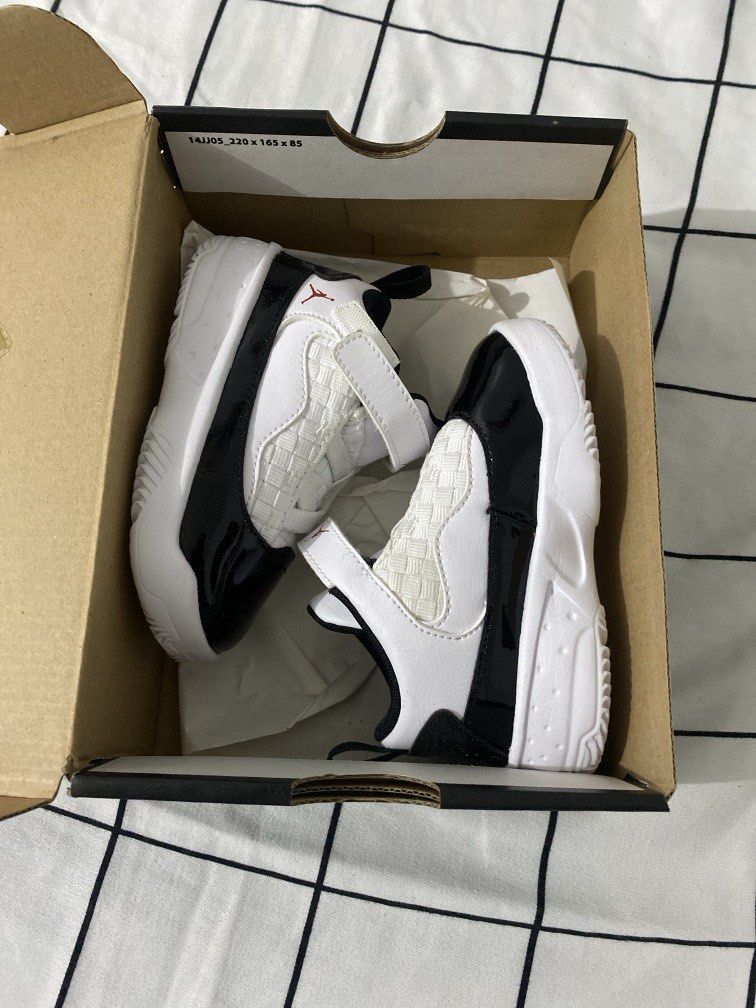Jordan shoes (Category: Babies & Kids Fashion) located in Apalit. Submitted by gemstone2953337 (Listing ID 1462102707, Image 1). Description: Almost new, once lang nagamit mabilis lumiit sa baby ko.