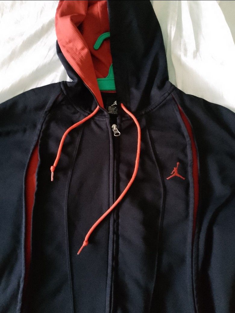 Jordan zip hoodie jacket (Category: Coats, Jackets and Outerwear) located in Malabon City. Submitted by bugoy18 (Listing ID 1462124924, Image 1). Description: .