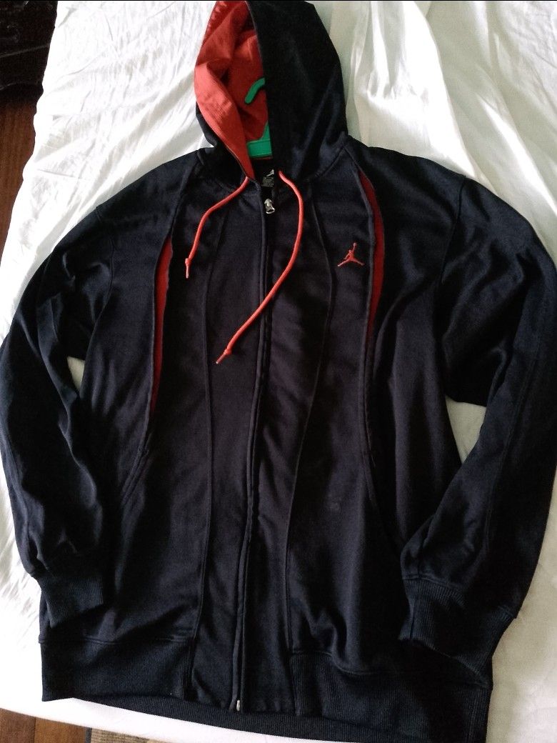 Jordan zip hoodie jacket (Category: Coats, Jackets and Outerwear) located in Malabon City. Submitted by bugoy18 (Listing ID 1462124924, Image 2). Description: .