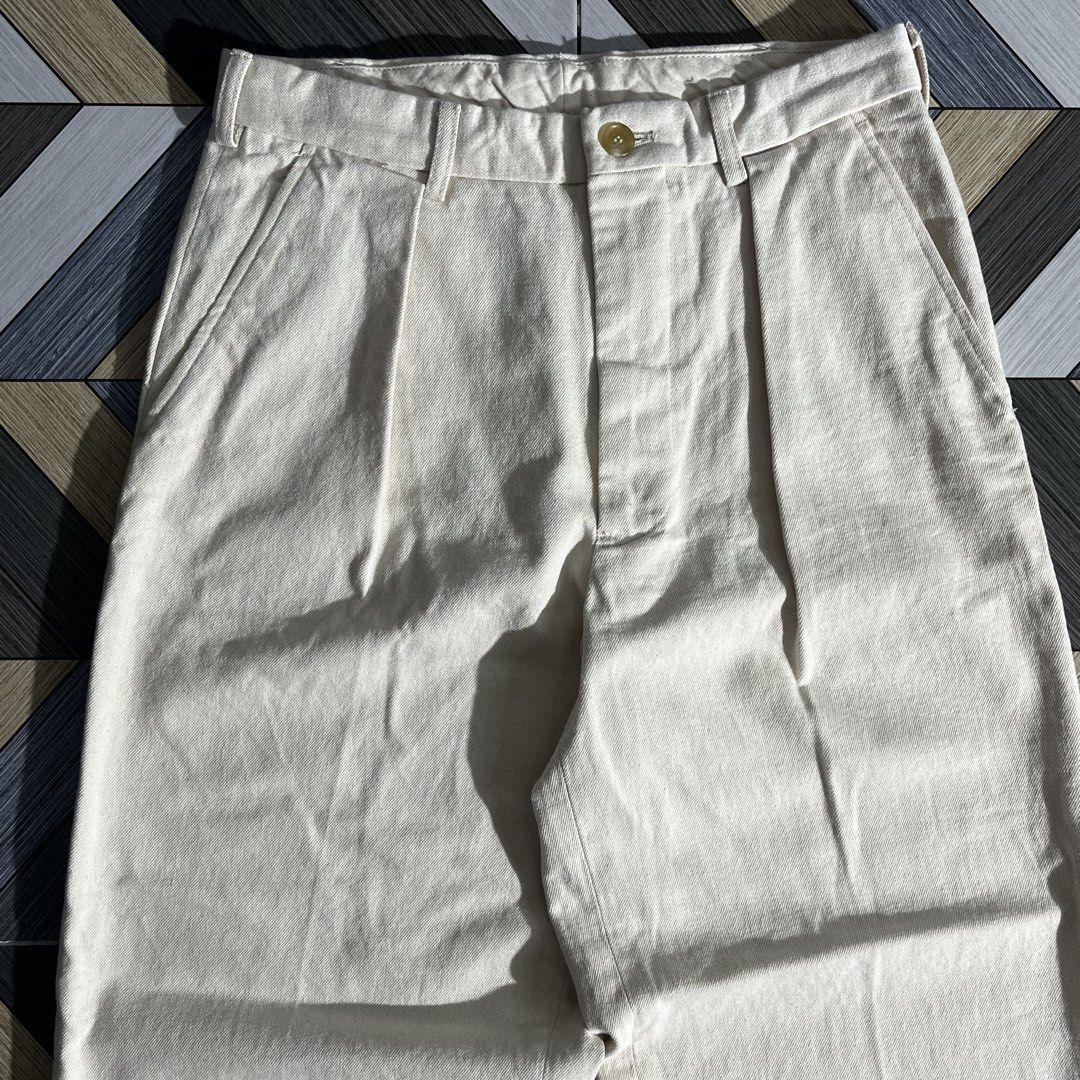 Journal Standard Pleated Chino Pants (Category: Chinos) located in Daraga. Submitted by th3cliquejunks (Listing ID 1462207689, Image 3). Description: Journal Standard Pleated Chino Pants Tagged Size: Small Condition: 9.5/10 Flawless Measurement: Waist: 30” Length: 37.5” Hem: 8.5” - 3,280 Dm!.