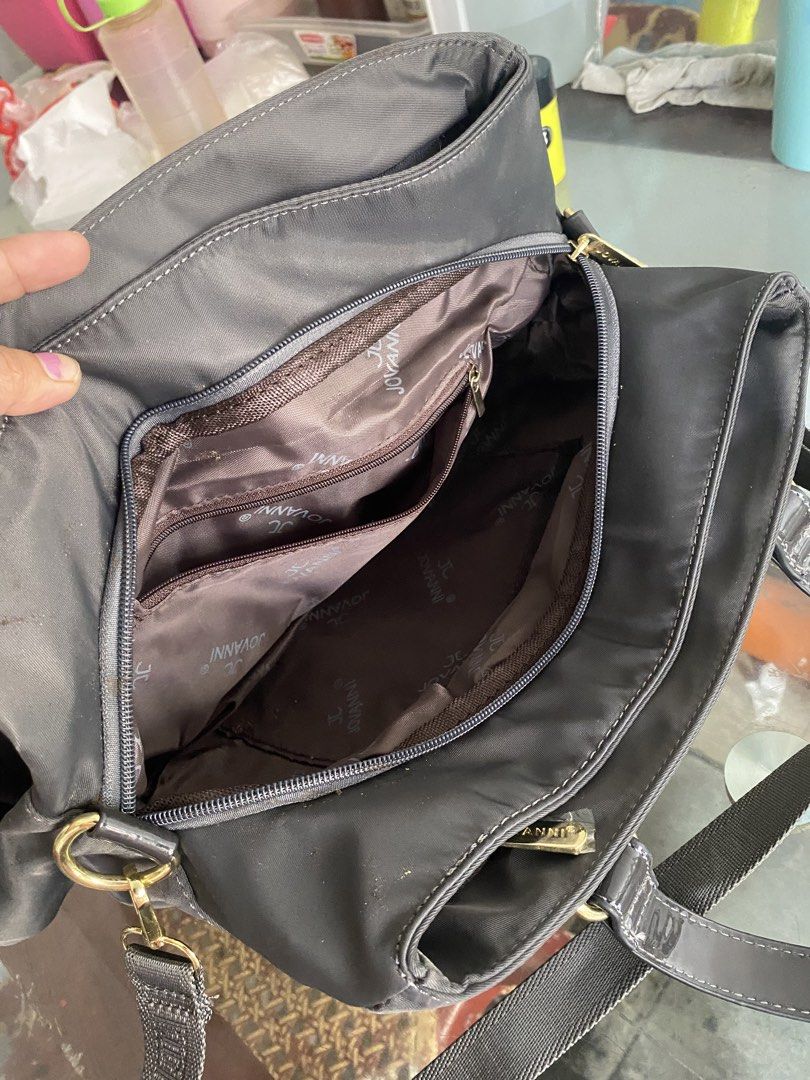 Jovanni sling/shoulder bag (Category: Shoulder Bags) located in Las Pinas. Submitted by yel_olshoppe (Listing ID 1462090079, Image 2). Description: Brand new p po with tag Ndi po nagamit Jovanni brand Maraming compartment 800 nlng po Pulanglupa uno naga rd Las Pinas City.