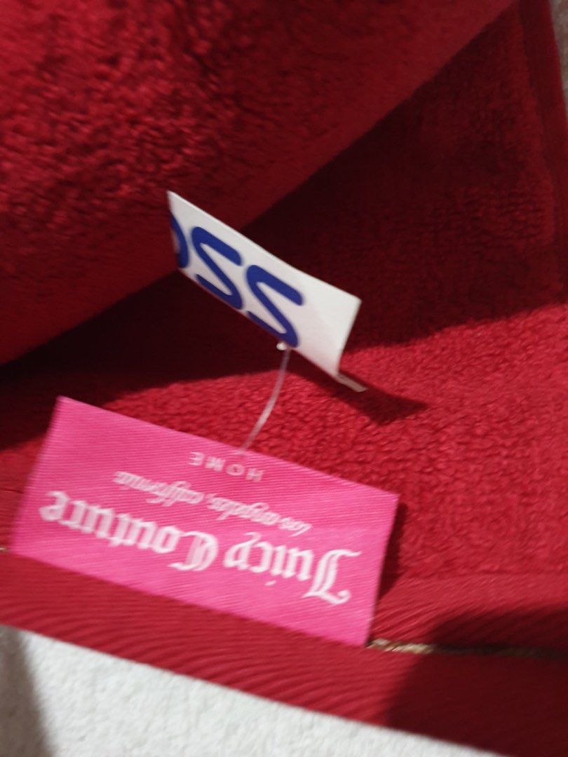 Juicy Couture Bath Towel (Category: Towels, Napkins & Holders) located in Las Pinas. Submitted by epitome.mnl (Listing ID 1462259233, Image 3). Description: 💎Brand New with tag 💎Juicy Couture 💎Size one 💎SRP 50USD 💎All items 100% original 📌MOP GCASH or BDO 📌SF Shouldered by the buyer 📌Lalamove/Grab (via sched) 📌Flash / Gogo Express Provincial 80-240 📌Meetups: Las Pinas/Alabang/Laguna via schedule.